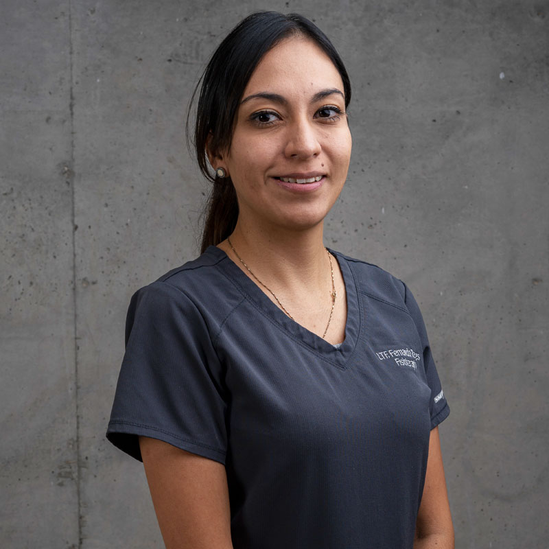 Fisioterapeuta Fernanda Reyes · Equipo Clínica Holfer Medicina del Deporte